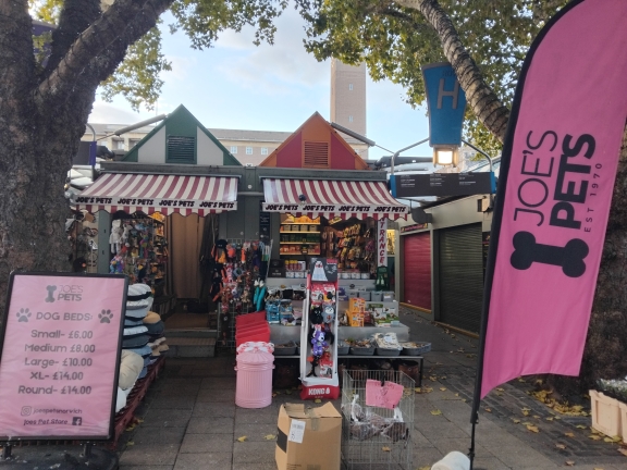 joe's pets stall