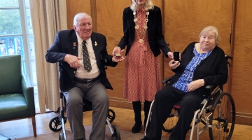 Veteran David Freeman and Pam Carman, the widow of veteran Robert Carman, with Lord Mayor Cllr Vivien Thomas 