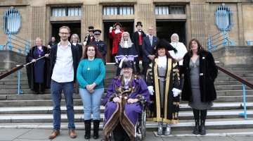 Picture of Norwich's Lord Mayor, Sheriff and others on City Hall steps
