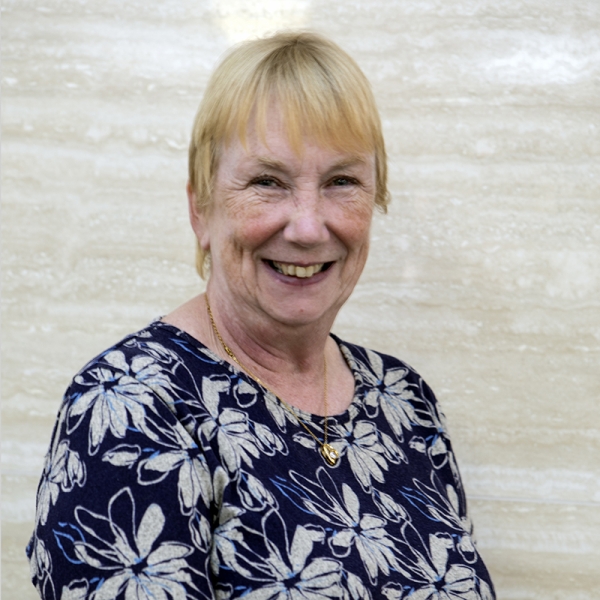 Jan Robinson headshot