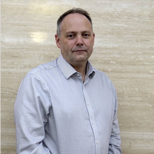 Oliver Furbur headshot